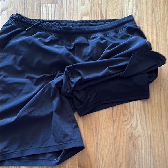 Lululemon sz XL Pace Breaker Out Of Mind Liner 9" Black Shorts great condition - Picture 8 of 13